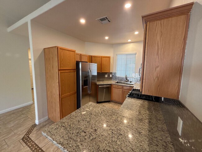 Building Photo - ***MOVE-IN SPECIAL!!!*** 2-Bedroom, 2-Bathroom Townhome located in Henderson, Nevada