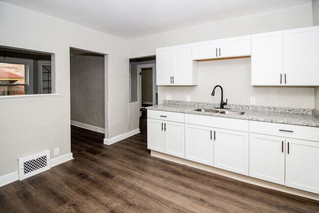 Building Photo - 5153 Cato St