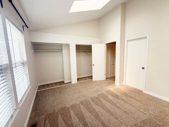 Building Photo - 3070 W 107th Pl
