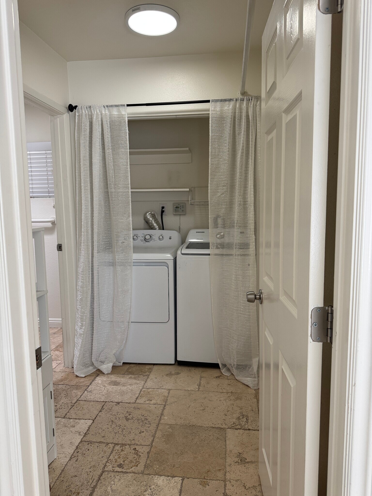 Building Photo - 1121 Calle Tulipan