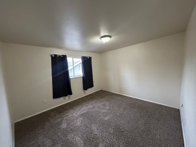 Building Photo - Great Location! 3 bed/ 1BA W/ Garage in Tacoma!