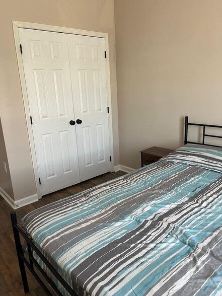 Guest room 2 - 199 Rumbling Rock Rd
