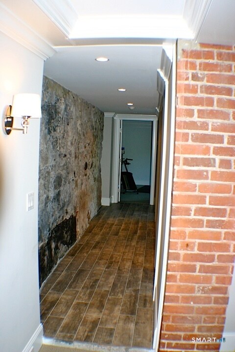 Building Photo - 19 Deercliff Rd