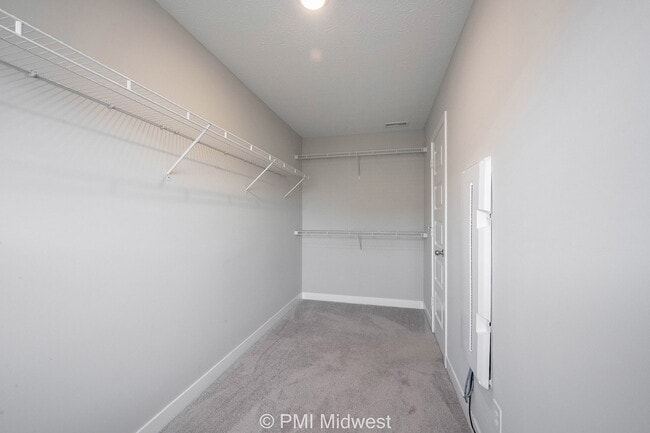 Building Photo - 7278 Zanesville Rd
