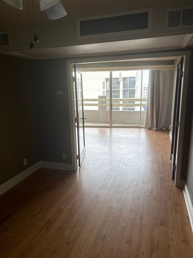 Building Photo - 100 N Arlington Ave