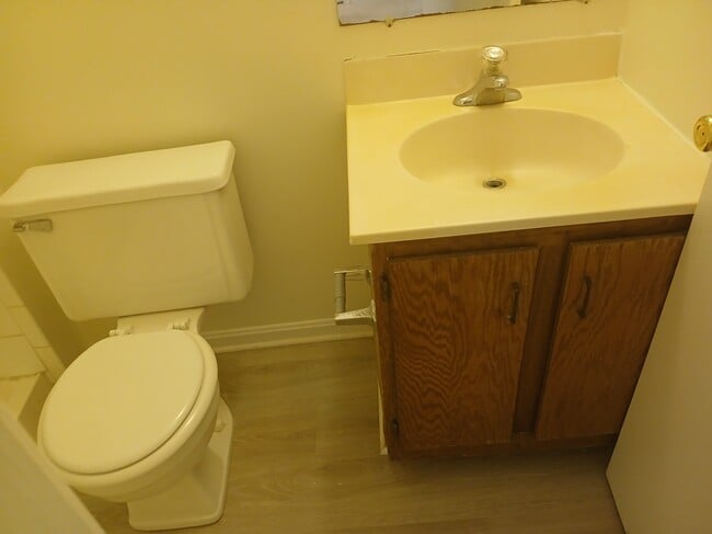 Building Photo - 103 Joyceton Terrace