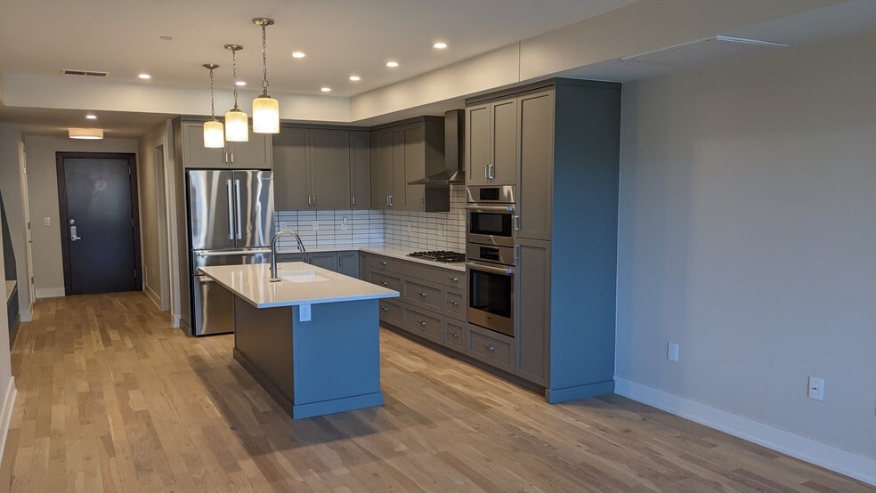 Kitchen - 221 E Mountain Ave
