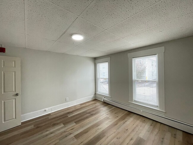 Building Photo - 53 Pennacook St