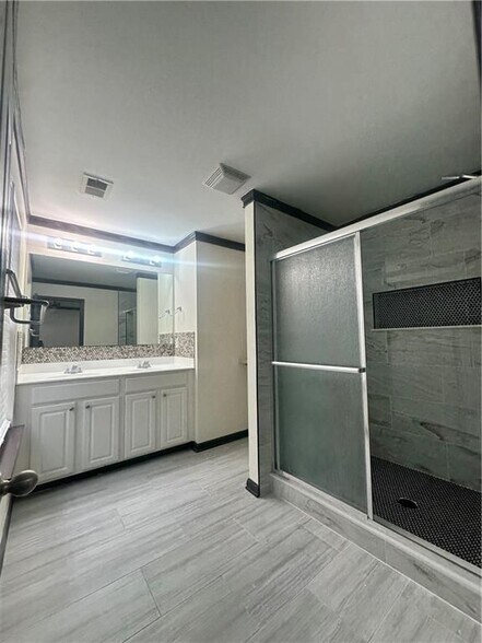 Building Photo - 186 Bellewood Oak Dr