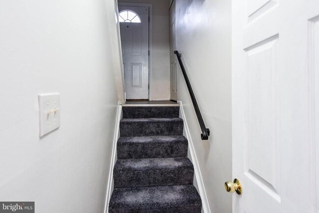 Building Photo - 1827 Grempler Way
