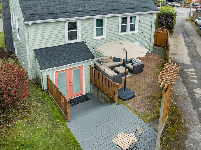 Building Photo - 7638 Winona Ave N