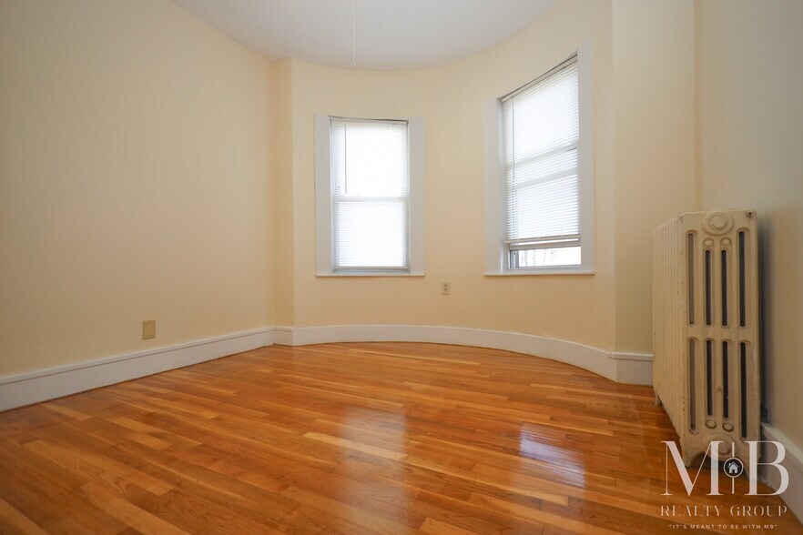 Building Photo - 110 Murdock St