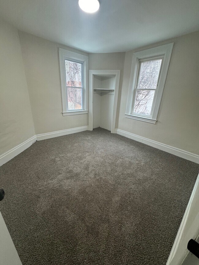 Building Photo - 545 Stokes Ave