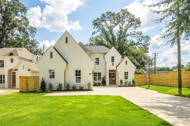 Building Photo - 352 Avon Rd