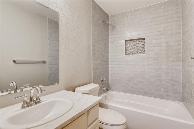 Building Photo - 102 Nicole Cove