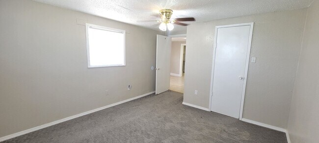 Building Photo - UPDATED COUNTRY PROPERTY