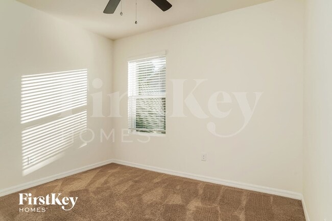 Building Photo - 237 SE 3rd St