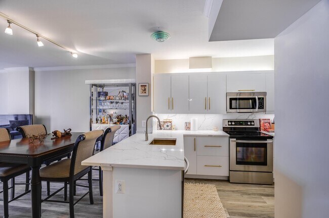 Building Photo - 631 D St NW