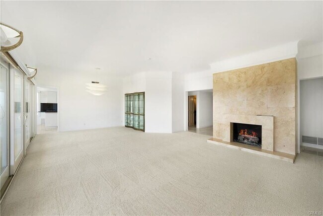 Building Photo - 33 Montecito Dr