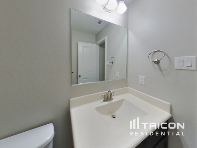 Building Photo - 1367 Star Meadow