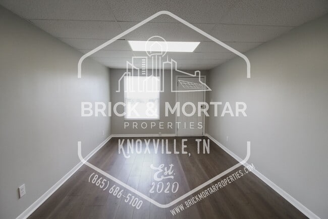 Building Photo - 1009 Clendenen Rd