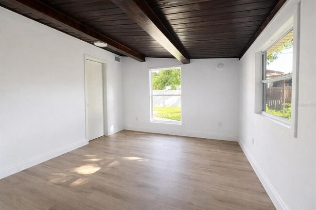 Building Photo - 6580 10th Ave Terrace S