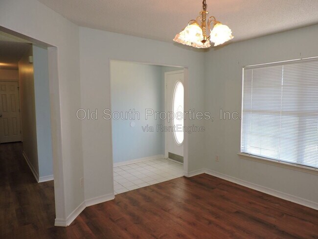 Building Photo - 2552 Southern Oaks Dr