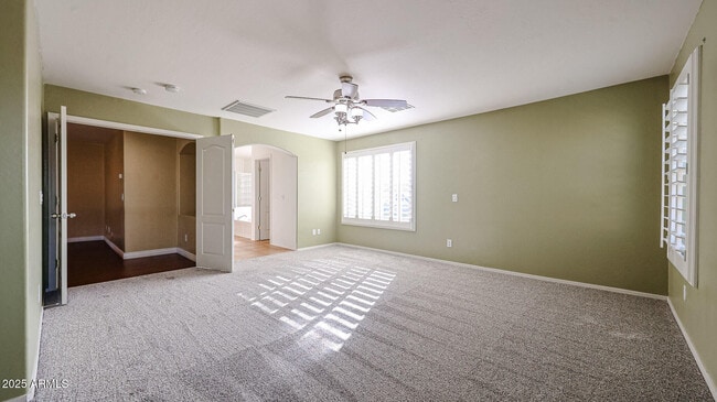 Building Photo - 7015 W Southgate Ave