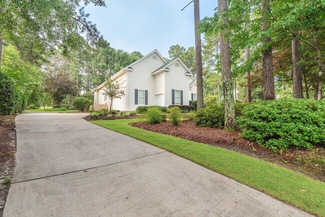 Building Photo - 3169 Glenview Dr