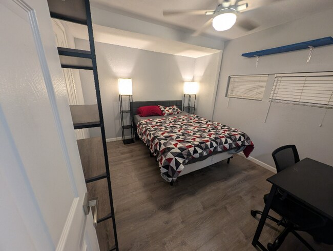 Building Photo - 1303 Colby Ave