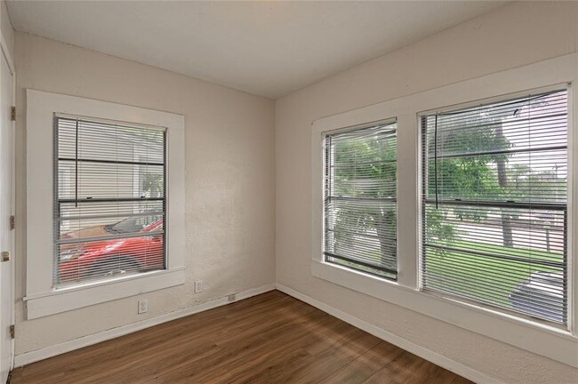 Building Photo - 1326 22nd St