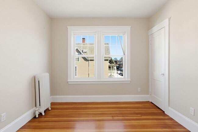 Building Photo - 113 Minot St