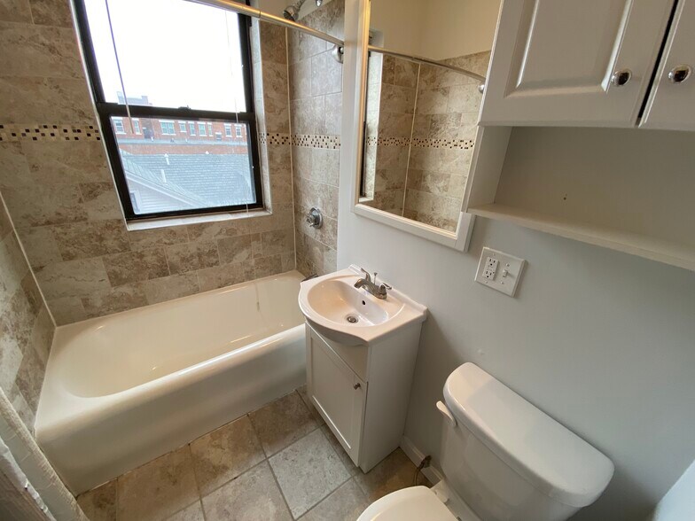 Building Photo - 119 Highland Ave
