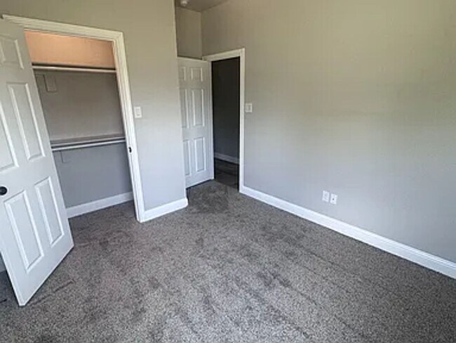 Building Photo - 3211 Bourland St