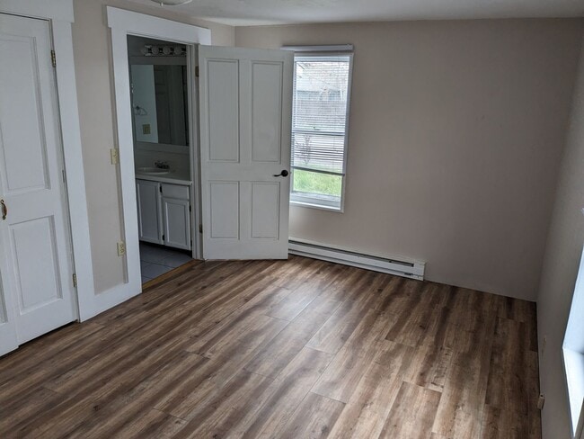 Building Photo - 3 Bed 2 Bath House Near Downtown Belgrade - Dogs Negotiable!