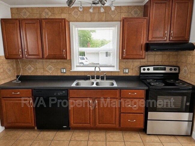 Building Photo - 4812 Gilmour Rd
