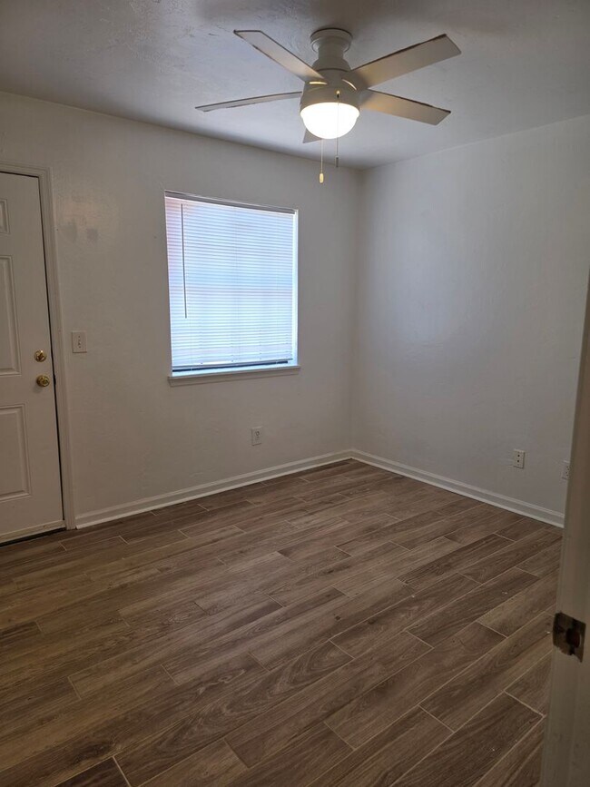 Building Photo - 2350 Hartsfield Way