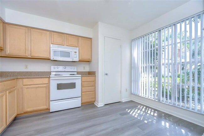 Building Photo - 13937 Fletchers Mill Dr