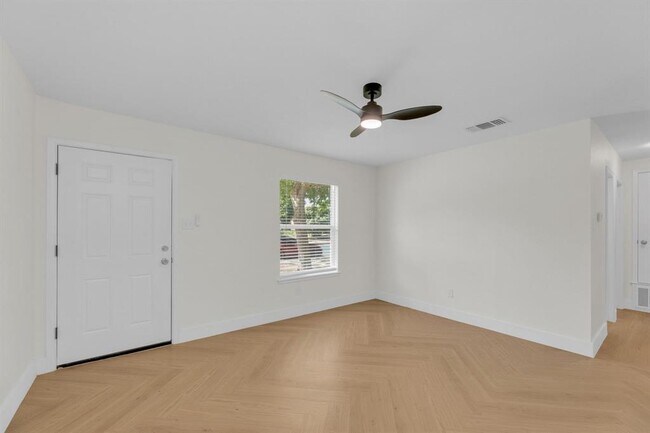 Building Photo - 1008 Wilks Ave