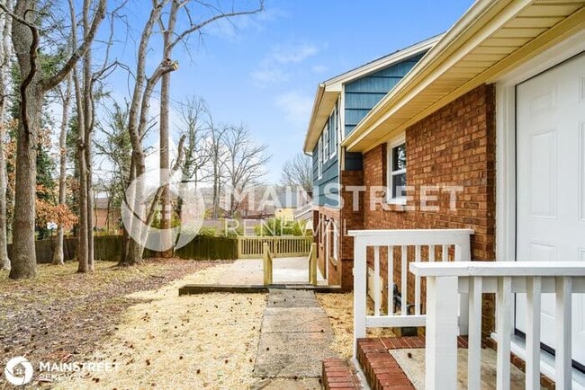 Building Photo - 5909 Ruth Dr