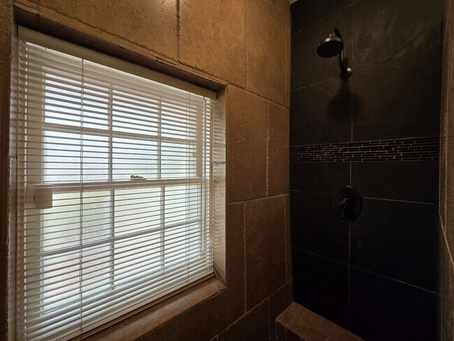 Building Photo - 113 Camino Escondido