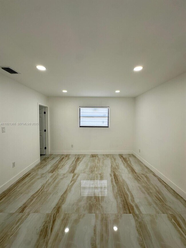 Building Photo - 19823 SW 119th Ct