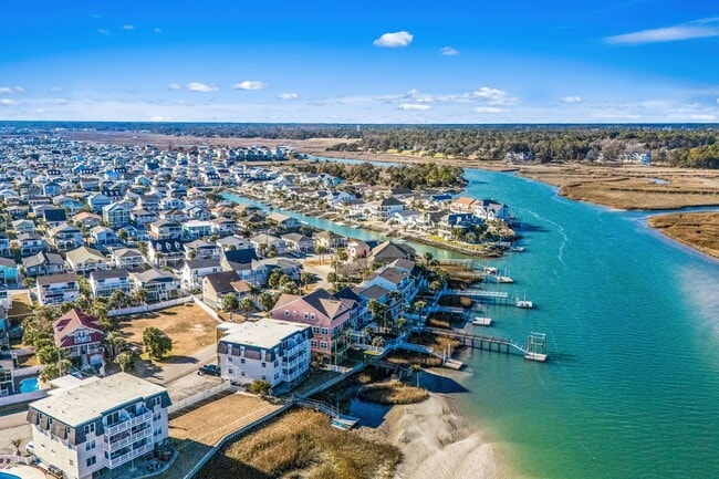 Building Photo - Coastal Living at its Best: Charming 3-Bedroom Near the Beach