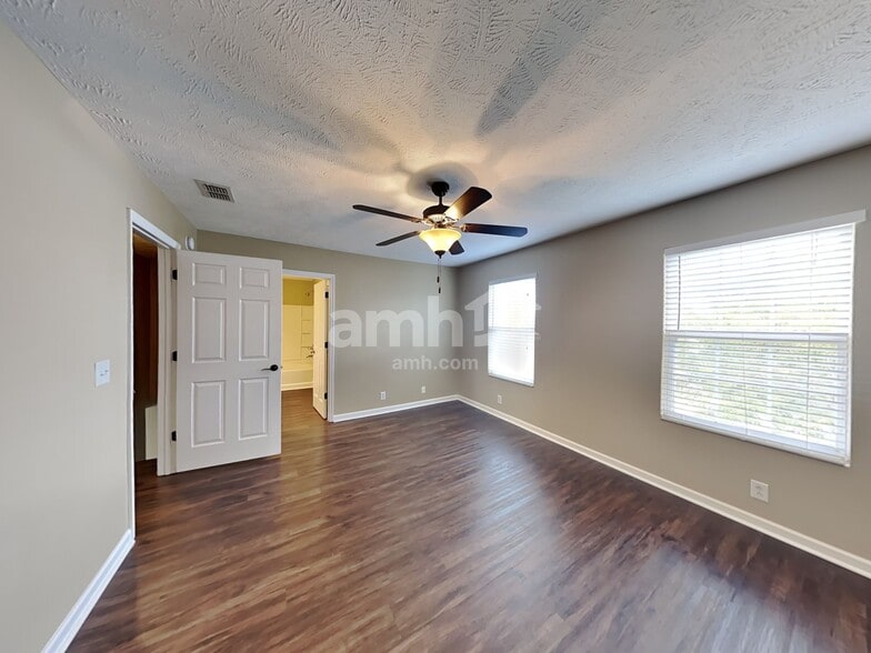 Building Photo - 4861 Nina Marie Ave