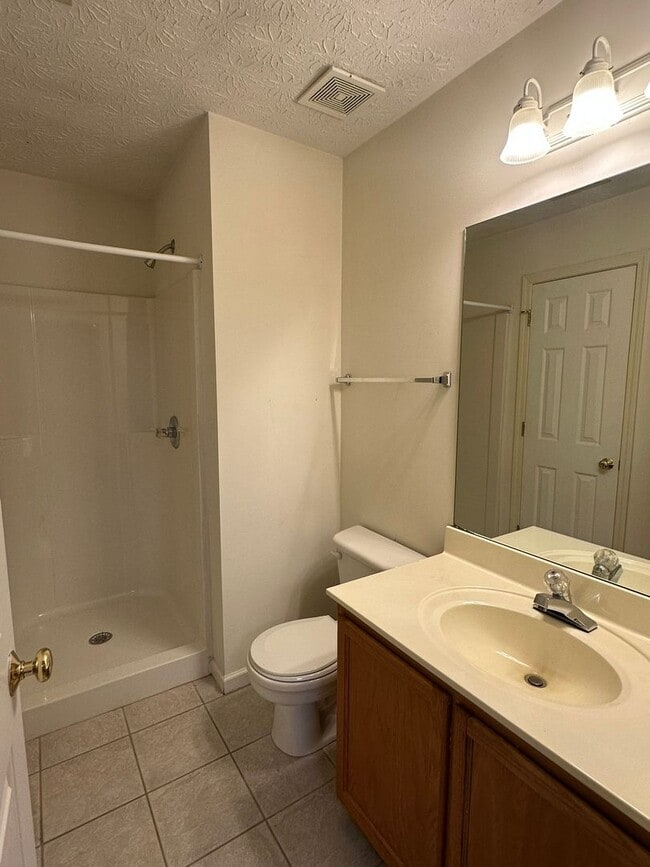 Building Photo - Single Story Gainesville Townhome with Garage