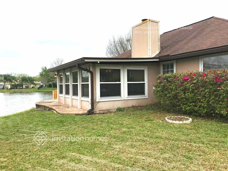 Building Photo - 11572 Twin Oaks Dr