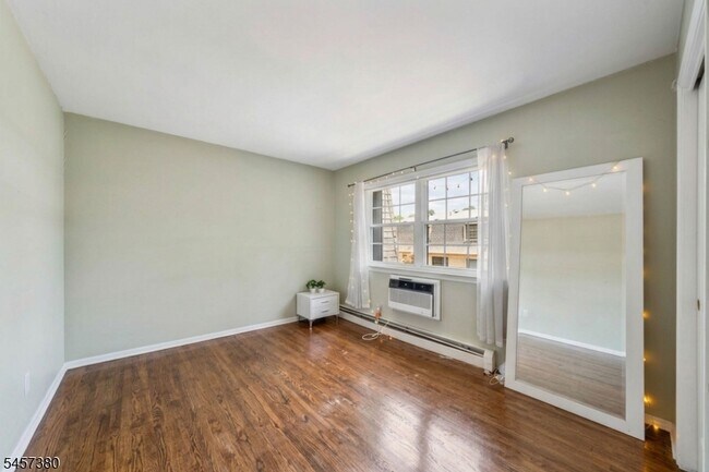 Building Photo - 768 Springfield Ave