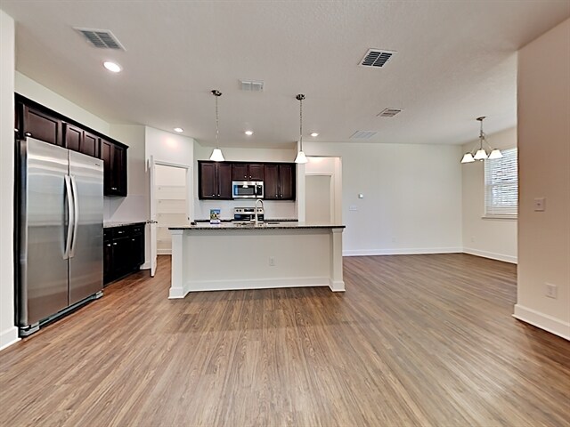 Building Photo - 158 Opal Way