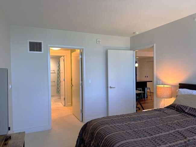 Building Photo - Waihonua - Two Bedroom, Two Bath, One Park...