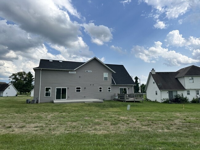 Building Photo - 5 Ram Ct